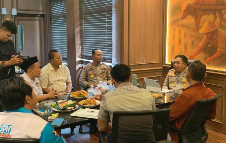 Serikat Buruh dan Serikat Pekerja, menemui Kapolres Serang bahas persiapan rangkaian acara May Day 2026. (ISTIMEWA)