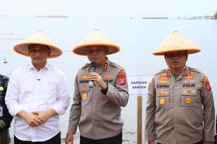 Tanam 1.000 Mangrove di Cilegon, Kapolda Banten dan Wagub Gaungkan Indonesia Asri