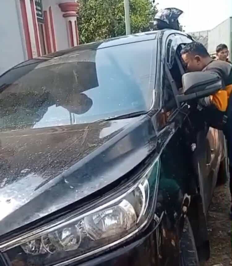 Laka Lantas tinggal, di depan SDN Sukaratu 5, Kelurahan Sukasari, Kecamatan Majasari, Kabupaten Pandeglang, Kamis (30/4/2026). (ISTIMEWA)