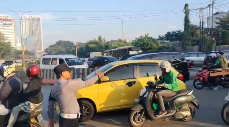Untuk Urai Macet di Jalan Raya Legok–Karawaci