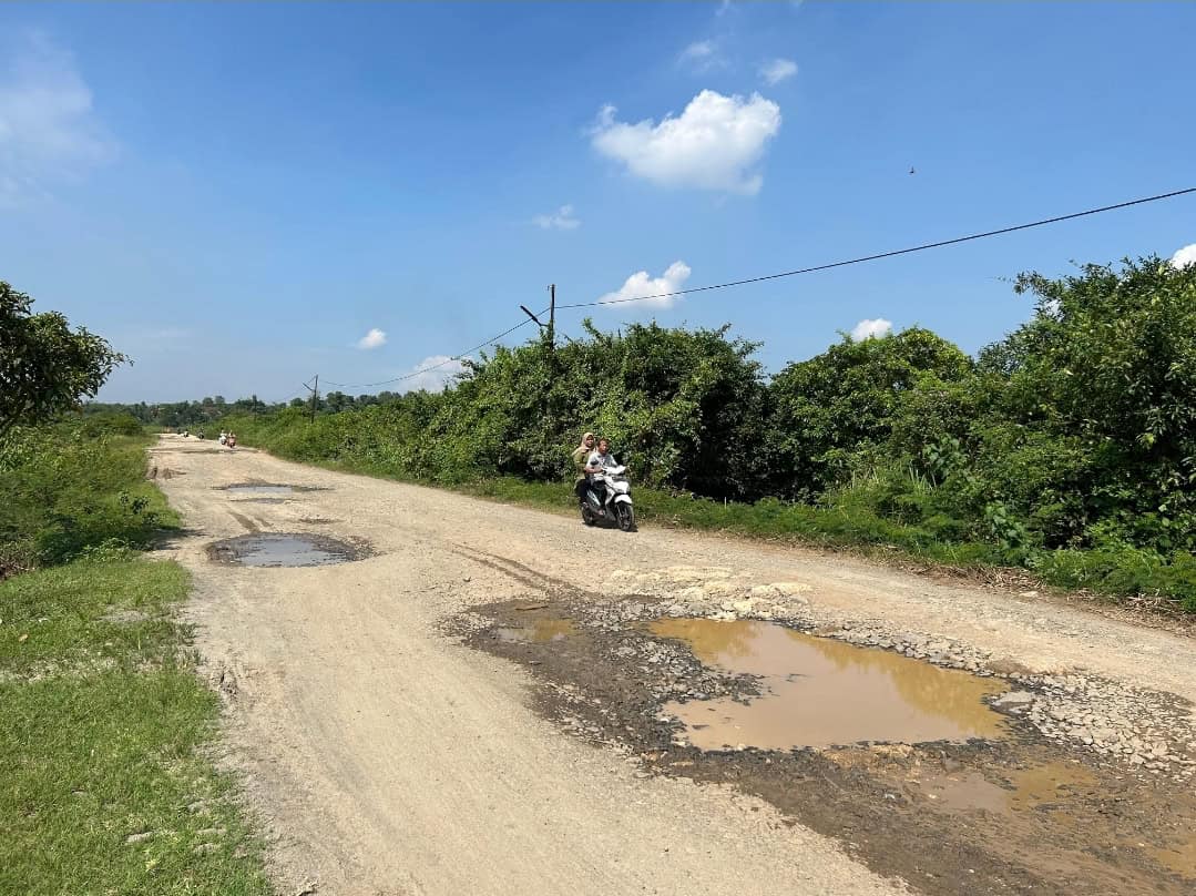 Bupati Tangerang Gagas Perbaikan Jalan Rusak Menuju 7 Pabrik