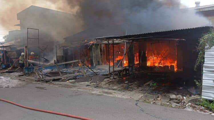 4 Kios di Cibodas Tangerang Ludes Terbakar, Kerugian Hingga Rp 1 Miliar