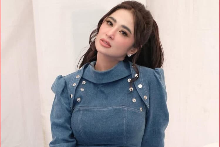 Diam-diam Kuliah Ilmu Psikologi, Dewi Perssik: Untuk Mengenal Diri Sendiri