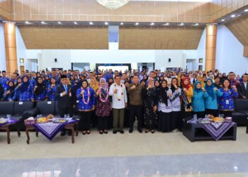 Bupati Tangerang Luncurkan Buku Mangrove Penyelamat Pantai