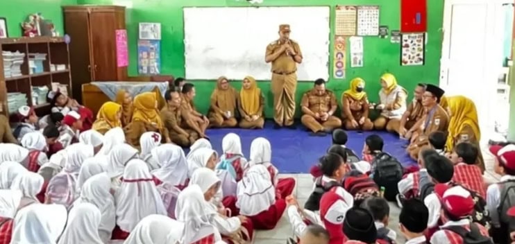 Pelajar SDN Sukaratu 5 Kecamatan Majasari, Kabupaten Pandeglang, mendapat pendampingan trauma healing, Senin (4/5). (ISTIMEWA)