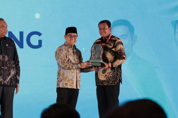 Lindungi 500 Ribu Pekerja Rentan, Bupati Tangerang Raih Penghargaan Nasional BPJS Ketenagakerjaan