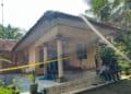 Tempat Kejadian Perkara (TKP) dugaan kasus pembunuhan, di Kampung Kadujangkung, Desa Kadujangkung, Kecamatan Mekarjaya, Kabupaten Pandeglang, dipasang police line, Jumat (8/5/2026). (ISTIMEWA)