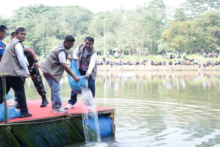 Mancing 5 Ton Ikan, Cara Unik Buruh Kabupaten Tangerang Rayakan May Day