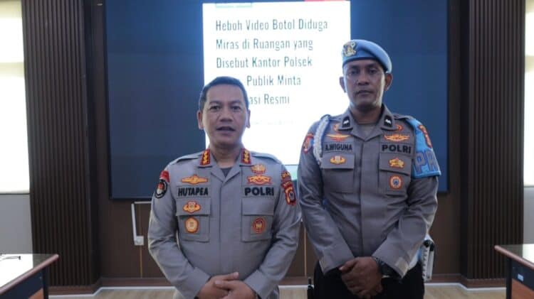 MEMBERIKAN PERNYATAAN - Kabid Humas Polda Banten Kombespol Maruli Ahiles Hutapea, menyampaikan pernyataan kepada wartawan. (ISTIMEWA)