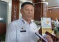 MEMBERIKAN KETERANGAN : Sekda Banten Deden Apriandhi, memberikan keterangan terkait rencana perubahan tarif pajak MBLB. (ISTIMEWA)