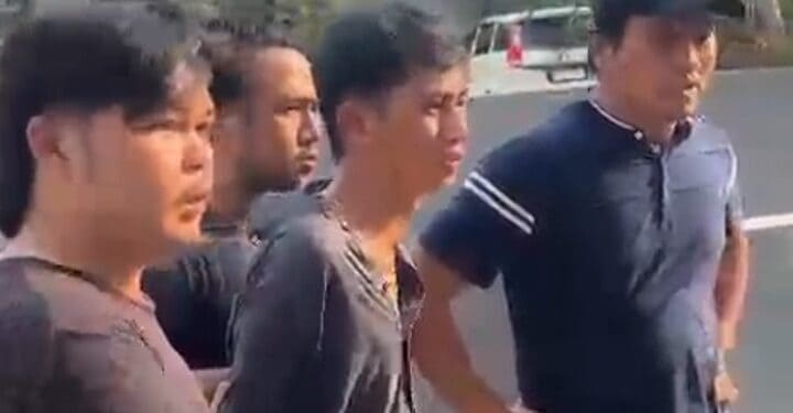 DIRINGKUS - Dua pelaku pencurian kendaraan bermotor (curanmor) bersenjata api, berinisial JA, (24) dan EB (24), diringkus Tim Reserse Mobile (Resmob) Satreskrim Polres Serang. (ISTIMEWA)