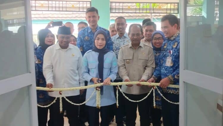 PERESMIAN - Bupati Serang Ratu Rachmatuzakiyah, meresmikan gedung Instalasi Bedah Sentral (IBS) dan Central Steril Suplay Departemen (CSSD) di Rumah Sakit Drajat Prawiranegara (RSDP) Serang. (ISTIMEWA)