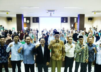 Fakultas Tarbiyah dan Keguruan UIN Sultan Maulana Hasanuddin Banten, menyelenggarakan kegiatan Workshop Kemahasiswaan bertemakan Transformasi Penulisan Ilmiah melalui Integrasi Smart Technology dan Etika Akademik di Era Digital, Kamis (30/4/2026) lalu. (ISTIMEWA)