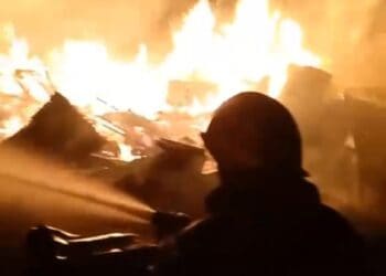 Bengkel Motor, Bengkel Las dan Lapak Kusen Terbakar di Ciputat