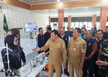 Dorong Wirausaha Baru, Bupati Tangerang Serahkan Bantuan Peralatan Usaha