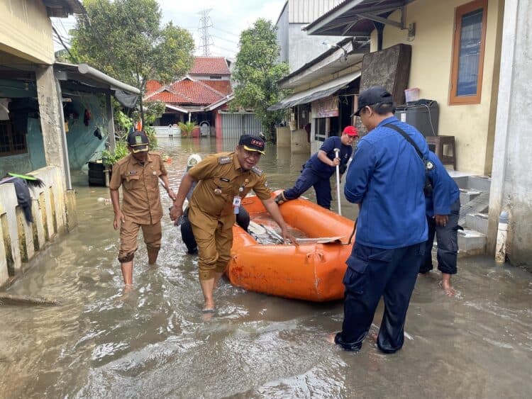 Petir Cipondoh Masih Tergenang, 150 KK Terdampak