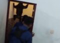 Evakuasi Berlangsung Dramatis, Seekor Lutung di Lebak Serang Petugas