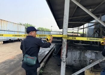 Menteri LH Tugaskan Deputi Gakkum Segel Pabrik Pemanfaatan Oli Bekas Ilegal di Panongan Tangerang