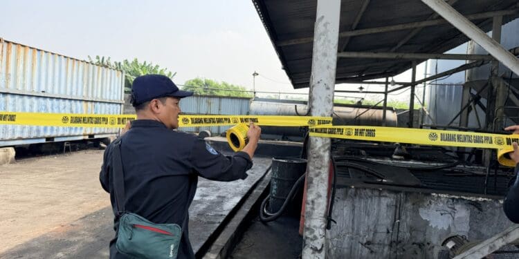 Menteri LH Tugaskan Deputi Gakkum Segel Pabrik Pemanfaatan Oli Bekas Ilegal di Panongan Tangerang