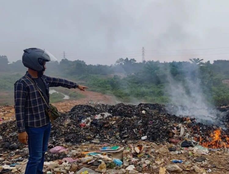 Berbekal Drone, Warga Temukan Lapak Pembakaran Limbah yang Diduga Ilegal di Sindang Jaya Tangerang