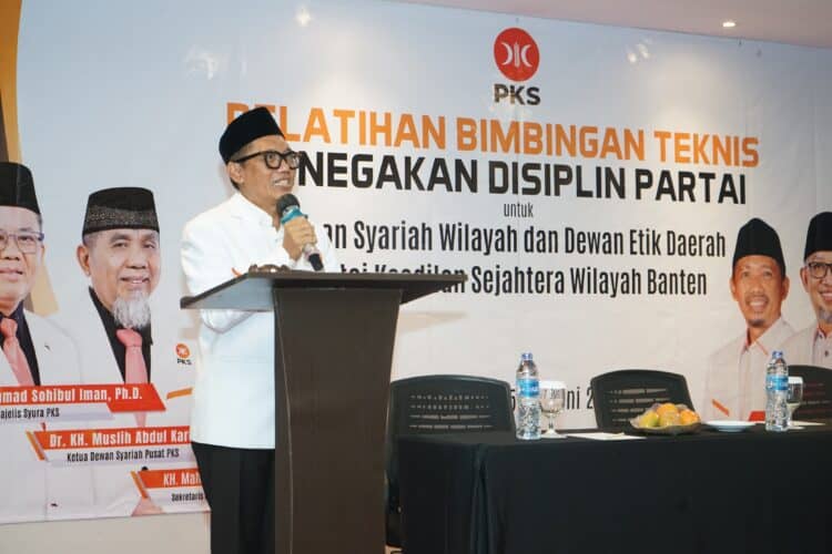 PELATIHAN – PKS Banten lakukan Bimtek Penegakan Disiplin Partai. (ISTIMEWA)