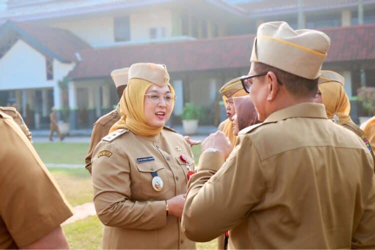 Wabup Tangerang "Sentil" ASN Merokok Sembarangan