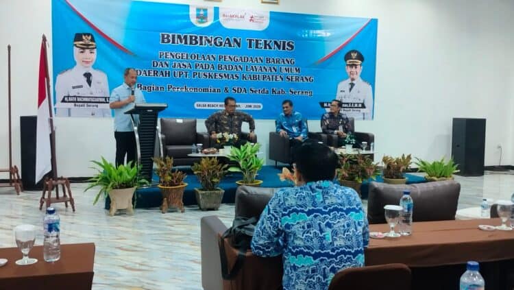 BIMTEK – Wabup Serang Najib Hamas, saat membuka Bimtek Pengelolaan Pengadaan Barang dan Jasa pada BLUD UPT Puskesmas, yang dilaksanakan oleh Bagian Perekonomian dan SDA Setda Kabupaten Serang, Kamis (11/6/2026). (ISTIMEWA)