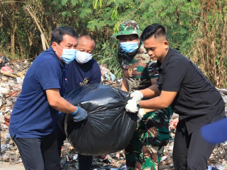 Dukung Program Indonesia ASRI, Forkopimda dan Mahasiswa Gelar Jumat Bersih di Balaraja Tangerang