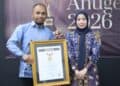 Bupati Serang Ratu Rahmatuzakiyah, menerima penganugerahan kategori Sahabat Pers Indonesia dari SMSI Pusat. (ISTIMEWA)