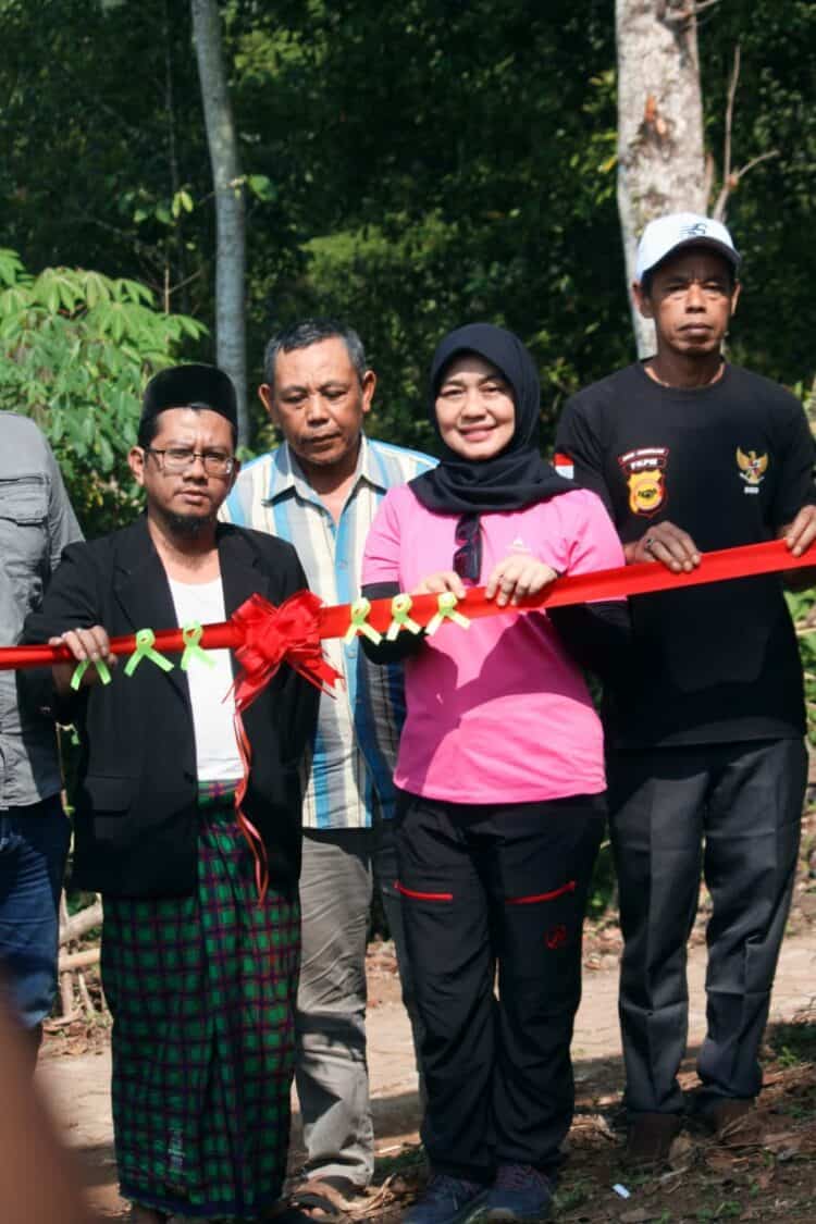 PERESMIAN - Peresmian Jalur Pendakian Ekowisata Gunung Karang “Golden Sunrise Cinyurup” di Kampung Cinyurup, Kelurahan Juhut, Kecamatan Karangtanjung, Kabupaten Pandeglang, Banten, Sabtu (20/6/2026). (ISTIMEWA)