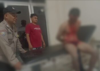 LUKA - LUKA - Pelaku yang hendak membobol sebuah minimarket, babak belur dihakimi massa dan mengalami luka - luka cukup parah, dan dilarikan ke Pusat Pelayanan Kesehatan terdekat. (ISTIMEWA)