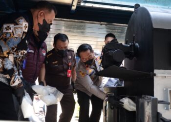 DIMUSNAHKAN : Berbagai jenis narkotika hasil tindak kejahatan dimusnahkan. Secara keseluruhan, narkoba tersebut ditaksir mencapai Rp90,5 Miliar. (ISTIMEWA)