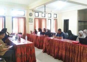 MENGIKUTI WORKSHOP : Sejumlah dosen STIKes Salsabila, Serang, mengikuti workshop atau pelatihan. (ISTIMEWA)