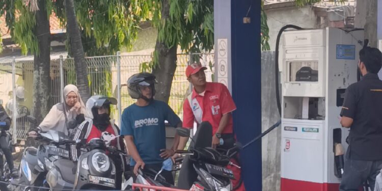 Warga Tangsel Keluhkan Kenaikan Harga Pertamax