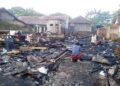 LUDES TERBAKAR - Rumah warga Kampung Makui, Desa Kalanganyar, Kecamatan Labuan, Kabupaten Pandeglang, ludes terbakar, Kamis (18/6/2026). (ISTIMEWA)