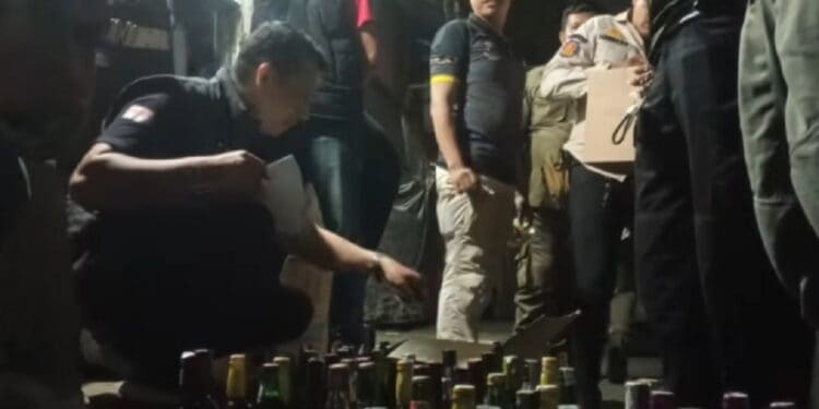 Satpol PP Tangsel Razia Tiga Lokasi, Sita Ribuan Botol Miras