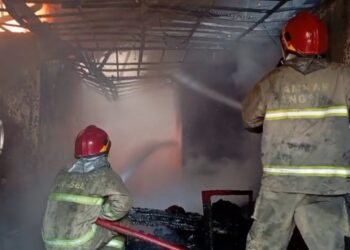 Berawal dari Kompor yang Ditinggal Menyala, Rumah Dua Lantai di Pamulang Terbakar