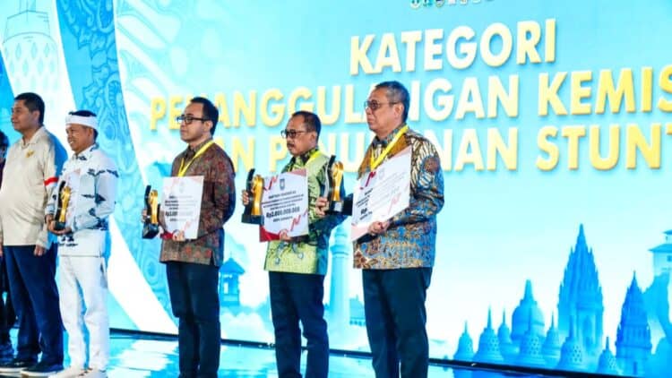 Sukses Tanggulangi Kemiskinan dan Turunkan Angka Stunting, Pemkot Tangsel Diganjar Penghargaan