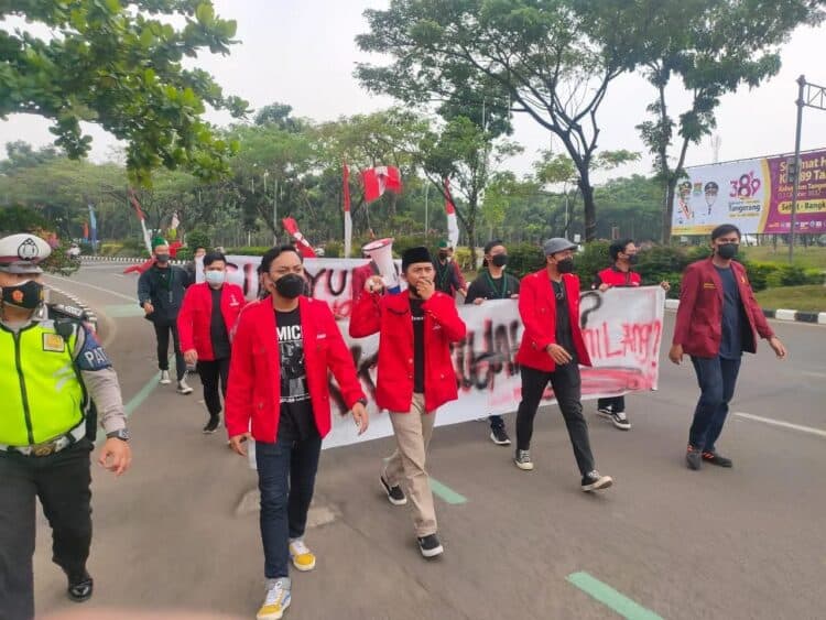 ILUSTRASI: GMNI Kabupaten Tangerang saat menggelar unjuk rasa. (DOK/SATELIT NEWS)