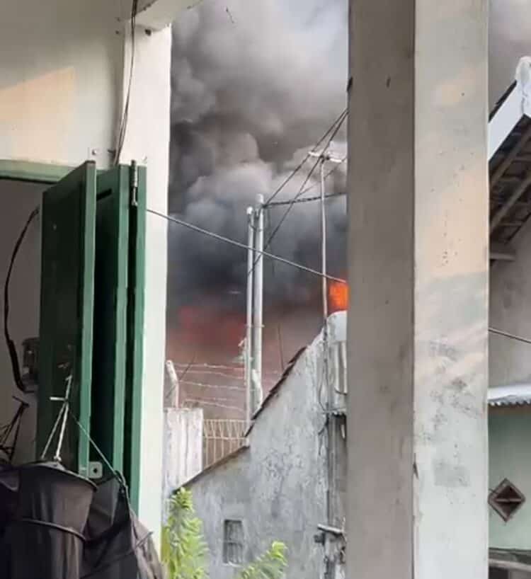 Tower di Permukiman Padat Penduduk di Lebak Terbakar, Warga Panik