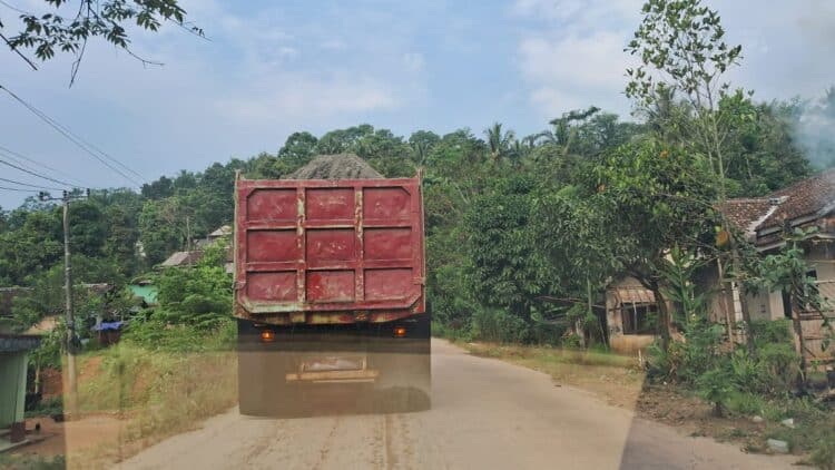 Perbup Pembatasan Jam Operasional Truk Galian C di Lebak tak Bertaji