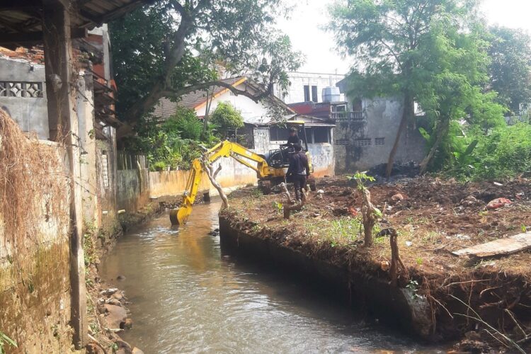 Musim Kemarau DSDABMBK Tangsel Kebut Normalisasi Sungai