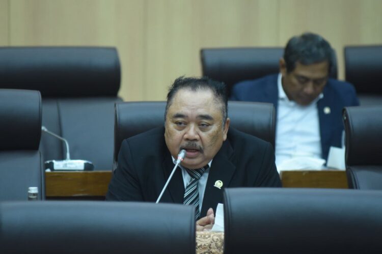 Kebakaran TPA Jatiwaringin Jadi Alarm, DPR Desak Perbaikan Tata Kelola Sampah Nasional