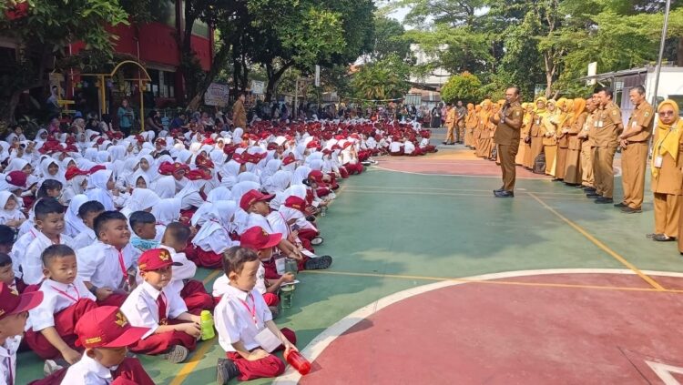 Hari Pertama Sekolah, MPLS di Cipondoh Dijamin Bebas Perpeloncoan