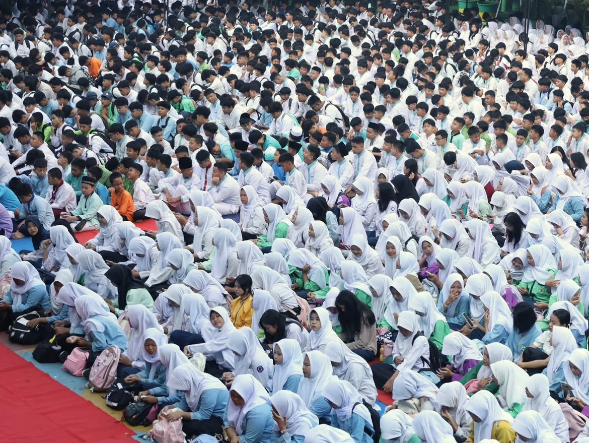 Ratusan Siswa dan Siswi Baru SMK Pustek Serpong Ikuti Zikir dan Doa Bersama