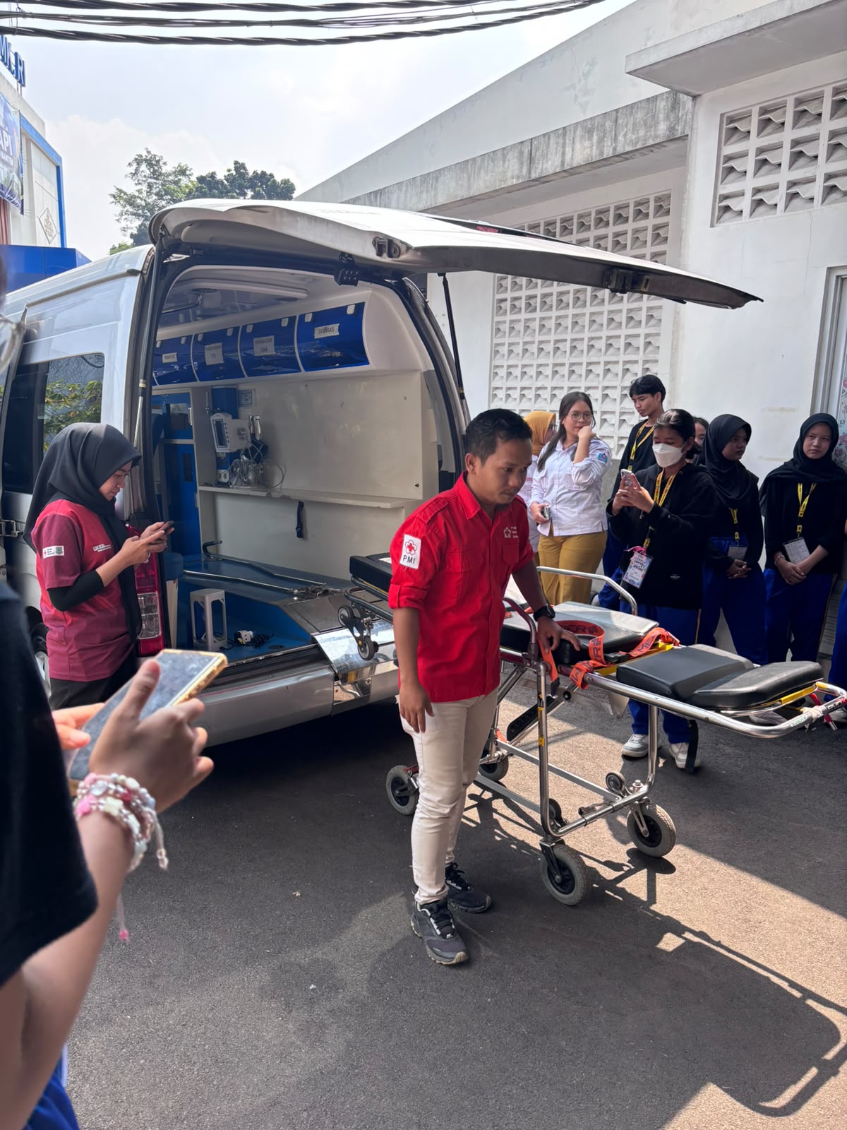 Ratusan Siswa Baru SMK Kesehatan Riksa Indrya