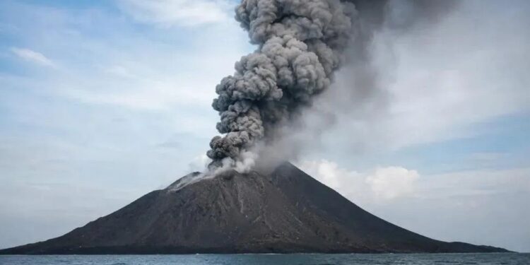 NAIK LEVEL - Aktivitas GAK di perairan Selat Sunda naik dari level, dari level II (waspada) menjadi level III (siaga). (ISTIMEWA)