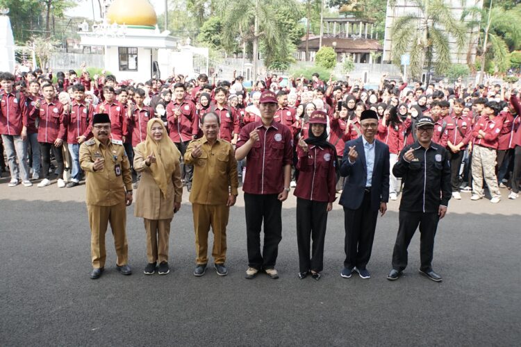 PESERTA KKM - Universitas Bina Bangsa (Uniba), menerjunkan 940 mahasiswa untuk melaksanakan Kuliah Kerja Mahasiswa (KKM) di 47 desa, yang tersebar di 11 kecamatan se-Kabupaten Serang. (ISTIMEWA)