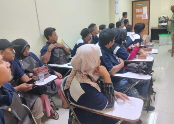 Para penyandang disabilitas di Kabupaten Serang, dilatih jadi barista. (ISTIMEWA)