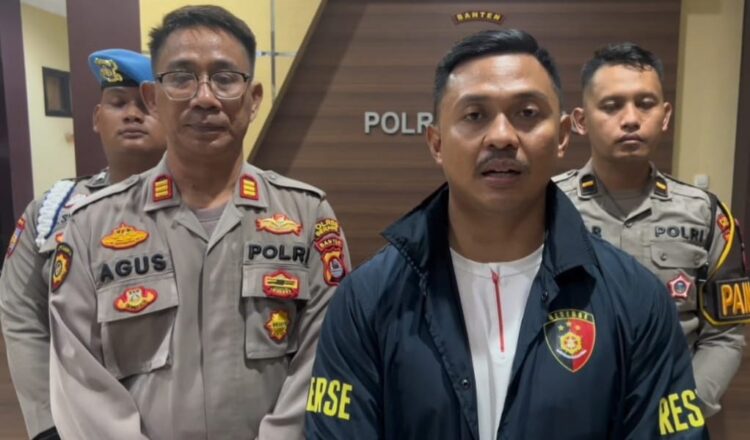 MEMBERIKAN KETERANGAN : Kepala Satuan (Kasat) Reserse Kriminal (Reskrim) Polres Serang Ajun Komisaris Polisi (AKP) Andi Kurniady Eka Setyabudi, memberikan keterangan terkait meninggalnya seorang tahanan berinisial AN. (ISTIMEWA)